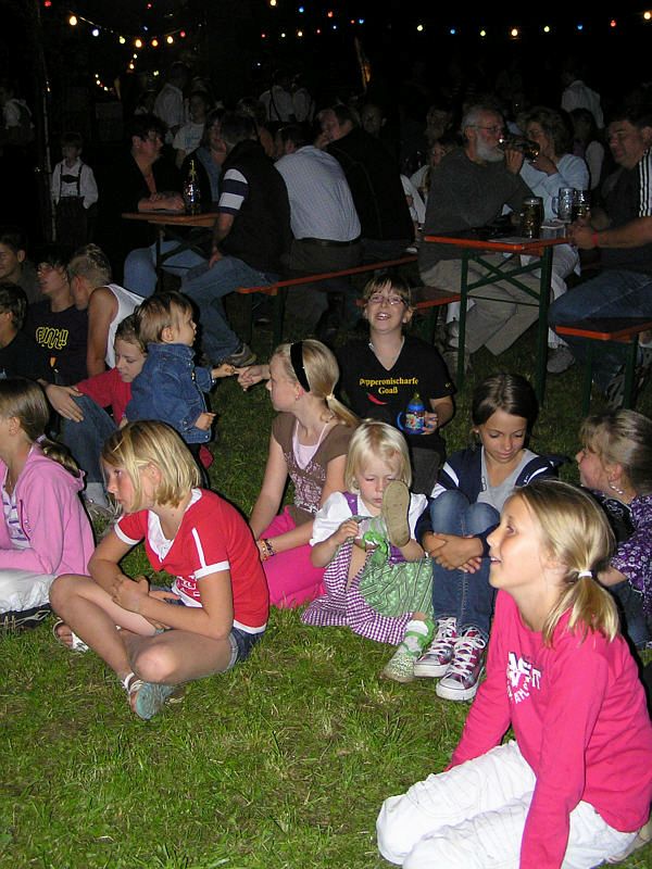 600x800 pixels (108K)