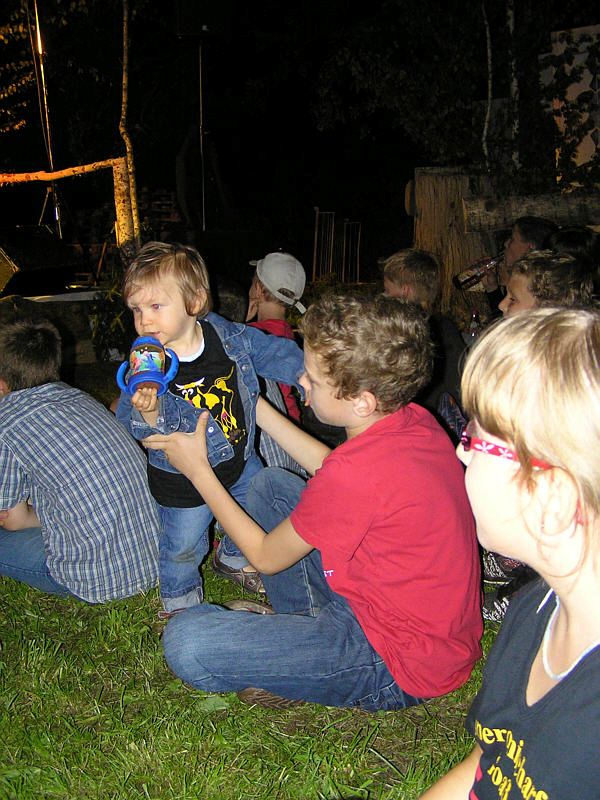 600x800 pixels (108K)