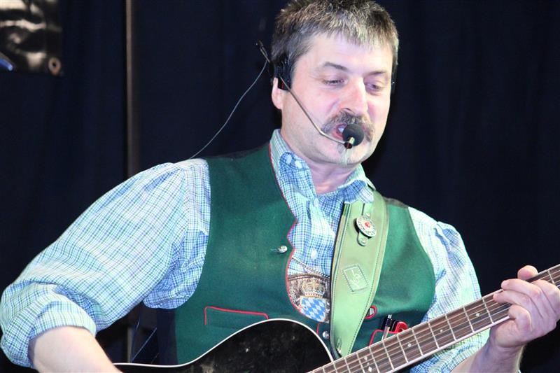 800x533 pixels (84K)