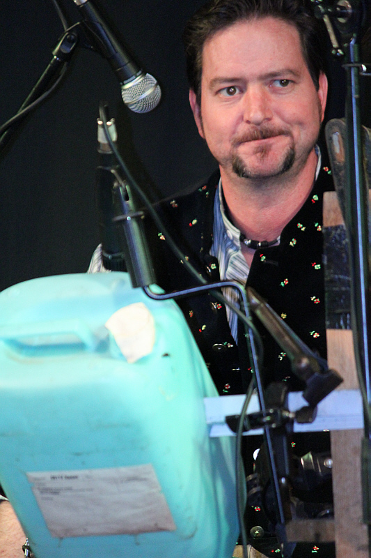 533x800 pixels (259K)