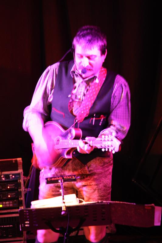 533x800 pixels (63K)