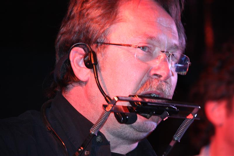 800x533 pixels (63K)