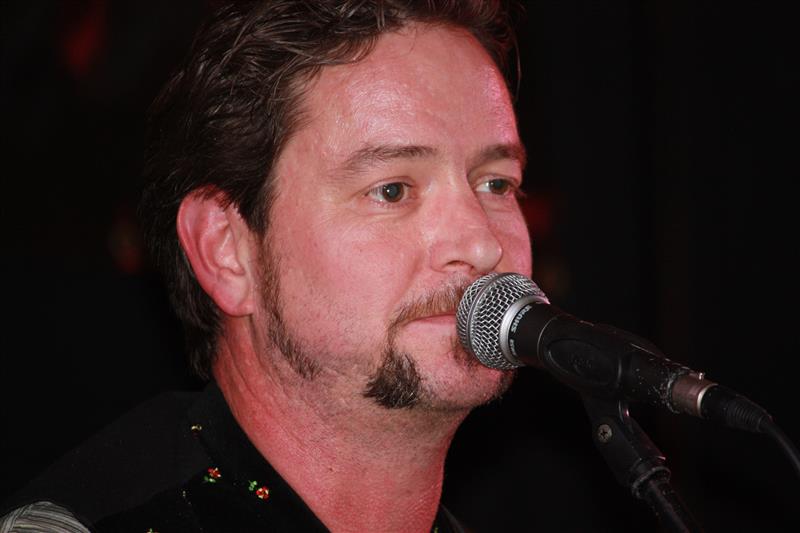 800x533 pixels (51K)