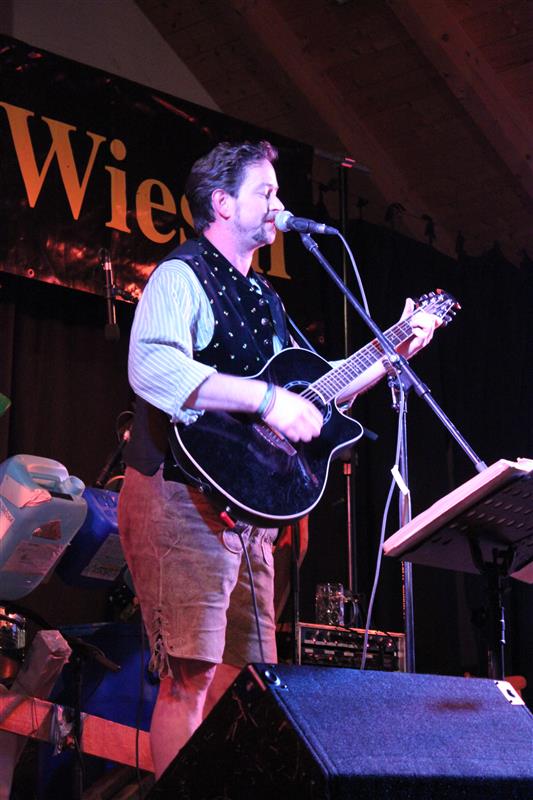 533x800 pixels (76K)