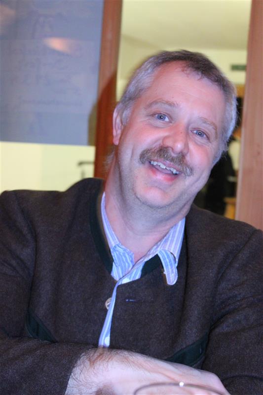 533x800 pixels (58K)