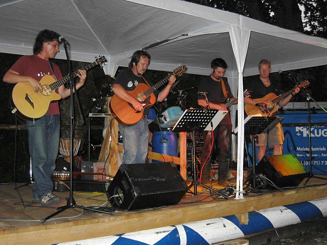 640x480 pixels (70K)