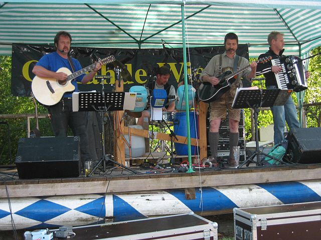 640x480 pixels (273K)