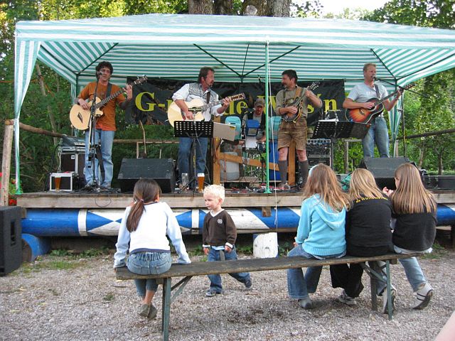 640x480 pixels (341K)