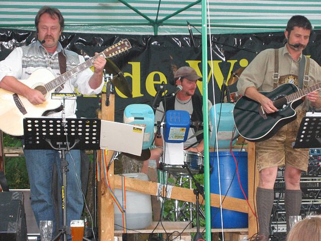 640x480 pixels (310K)