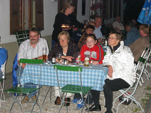 640x480 pixels (305K)