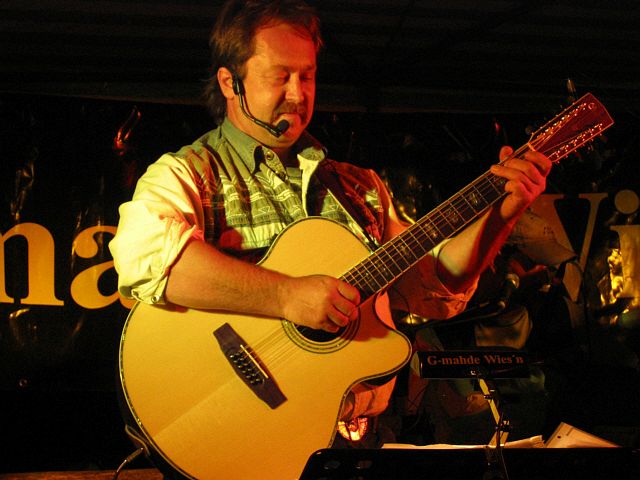 640x480 pixels (218K)