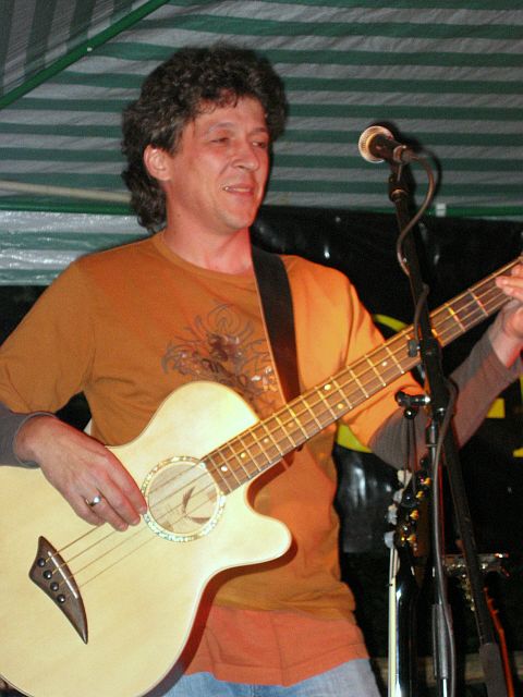 480x640 pixels (257K)