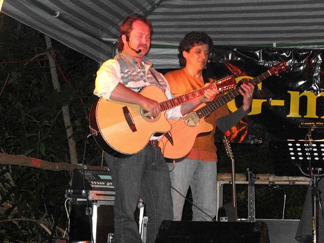 640x480 pixels (225K)