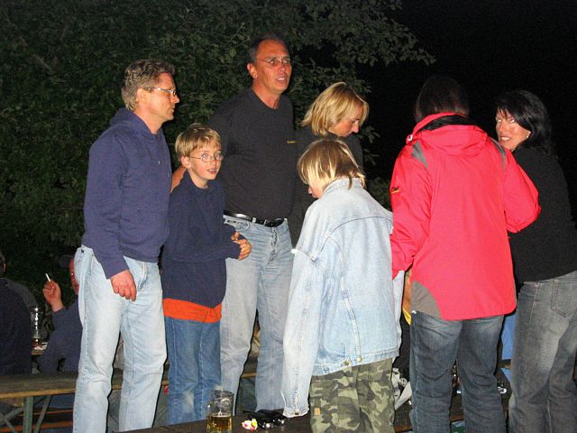 640x480 pixels (274K)