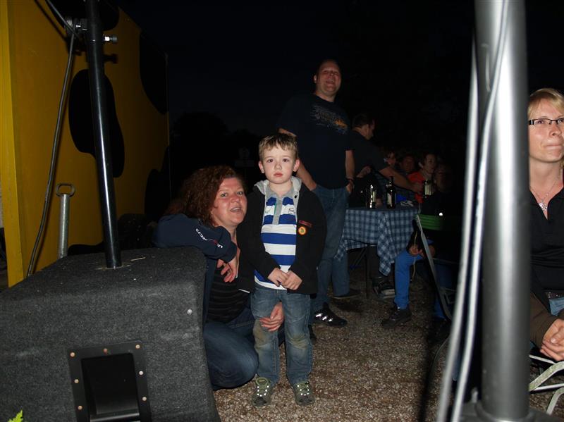 800x599 pixels (56K)