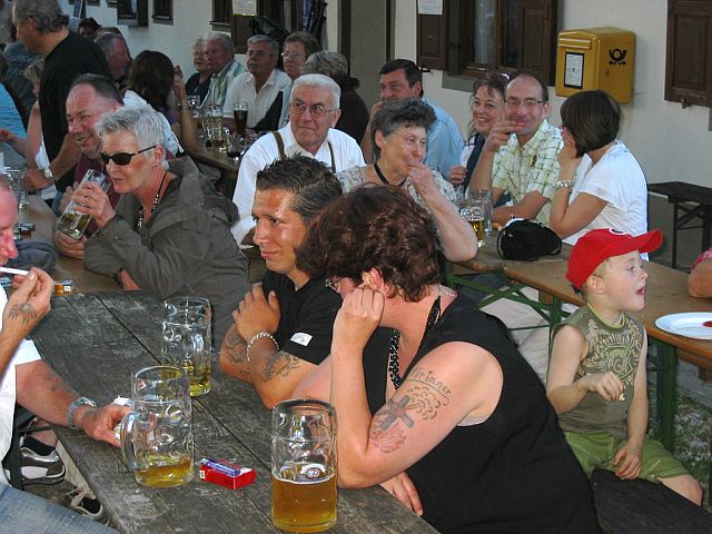 640x480 pixels (265K)