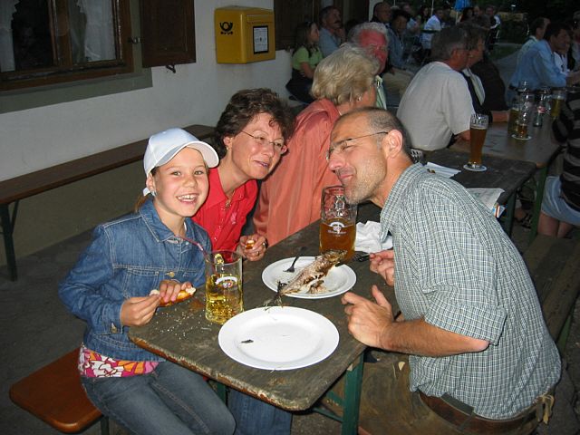 640x480 pixels (216K)