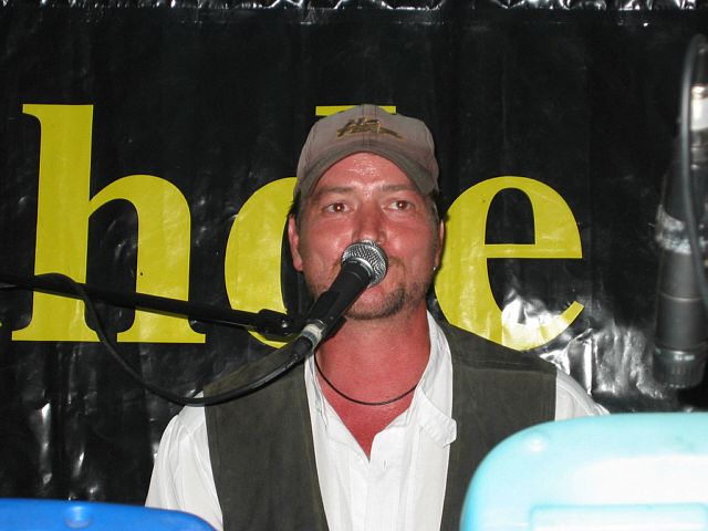 640x480 pixels (153K)