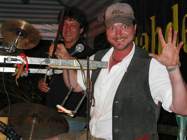 640x480 pixels (189K)