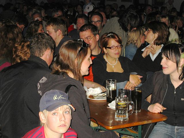 640x480 pixels (230K)