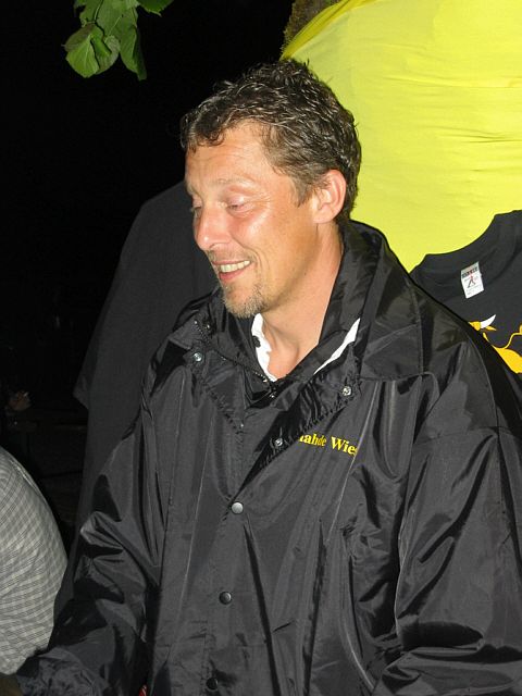 480x640 pixels (164K)