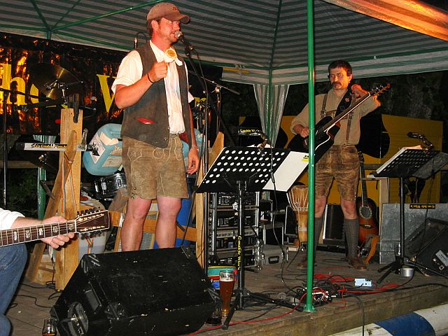 640x480 pixels (311K)