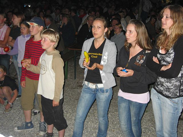 640x480 pixels (221K)