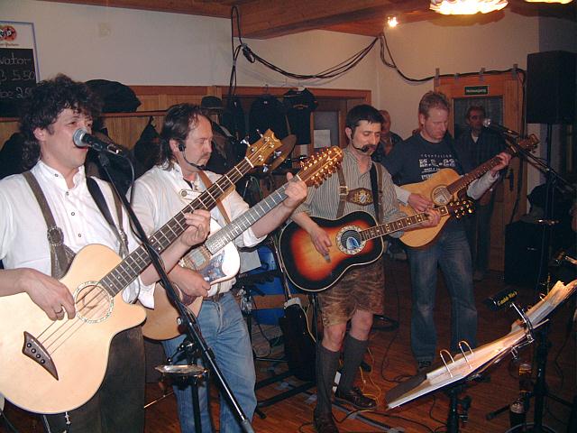 640x480 pixels (284K)