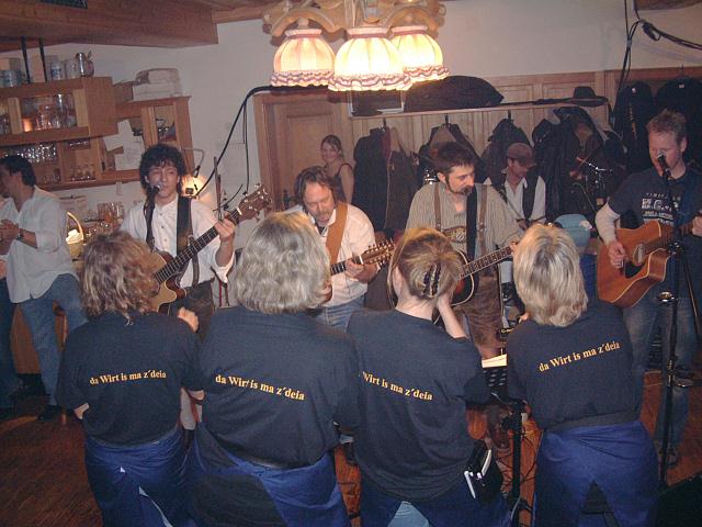 640x480 pixels (305K)