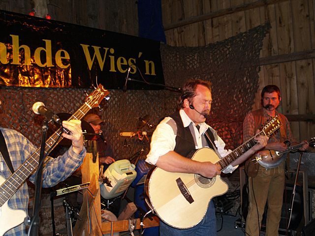 640x480 pixels (279K)