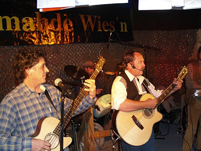 640x480 pixels (284K)