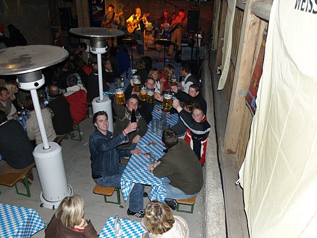 640x480 pixels (269K)