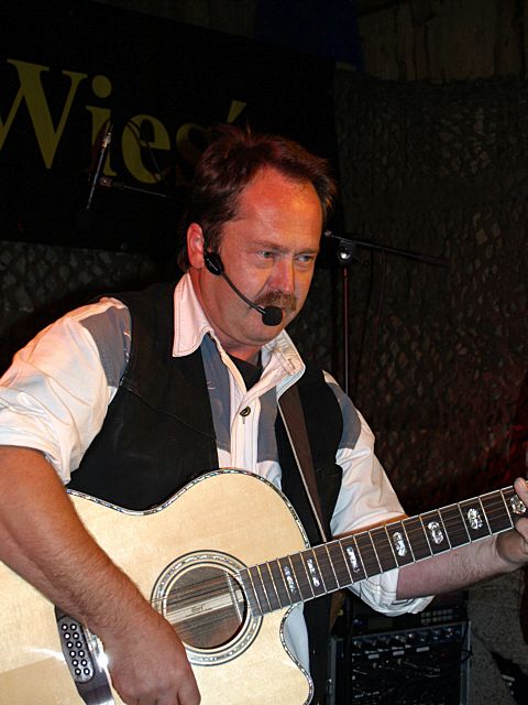 480x640 pixels (195K)