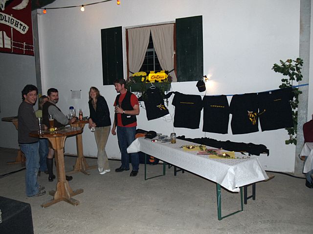 640x480 pixels (200K)