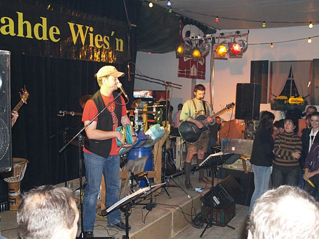 640x480 pixels (267K)