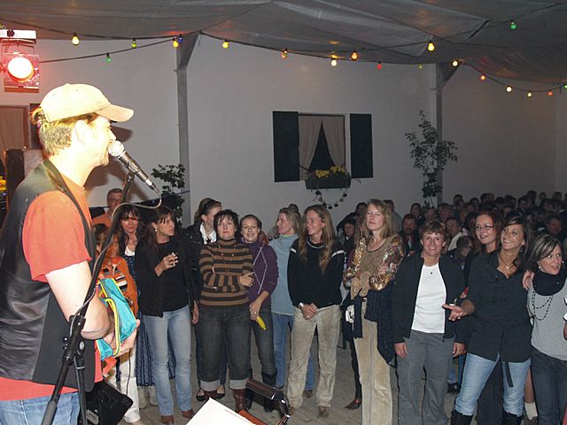 640x480 pixels (229K)