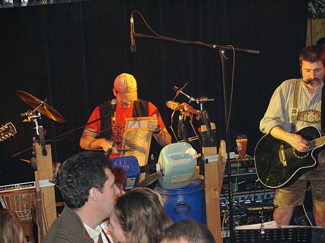 640x480 pixels (290K)