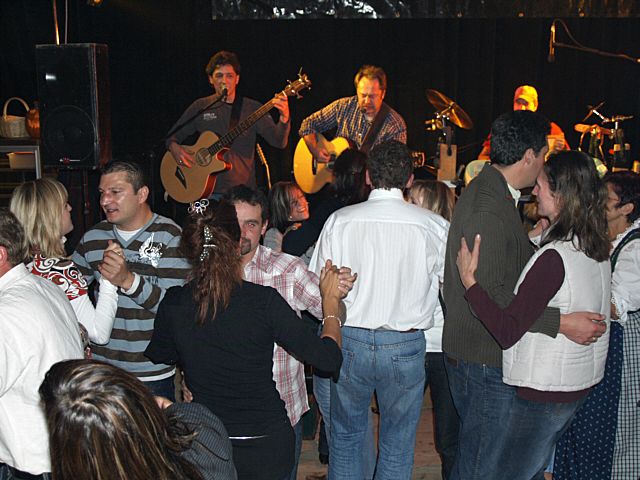 640x480 pixels (255K)