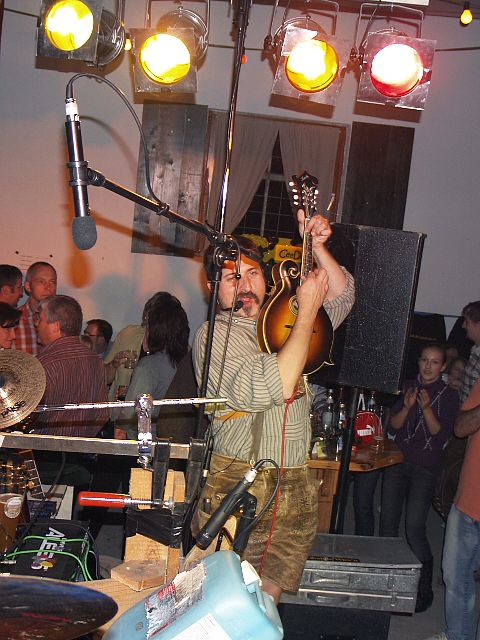 480x640 pixels (304K)