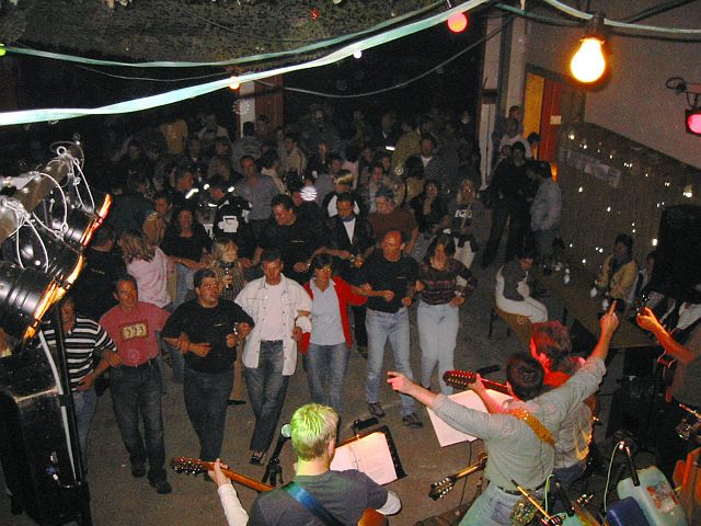 616x455 pixels (297K)