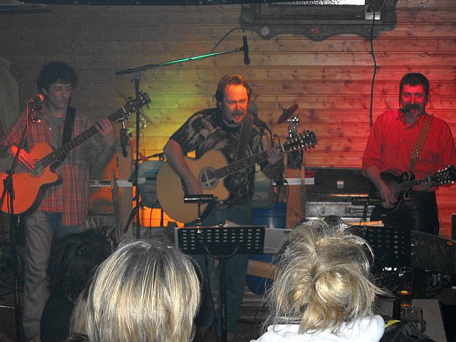 640x480 pixels (253K)