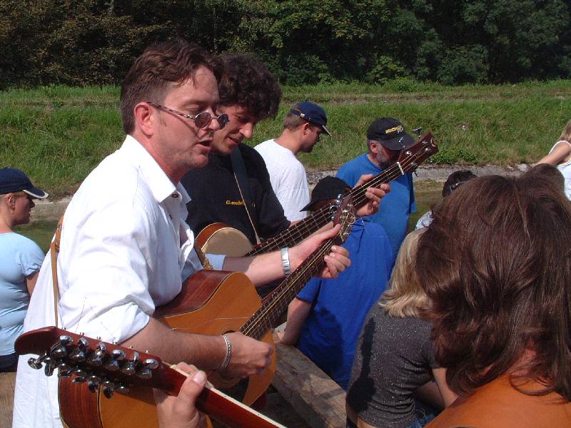 800x600 pixels (86K)