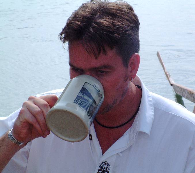 677x600 pixels (41K)