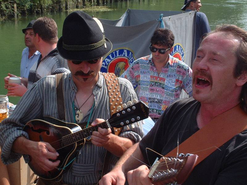 800x600 pixels (84K)