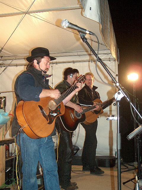 480x640 pixels (357K)