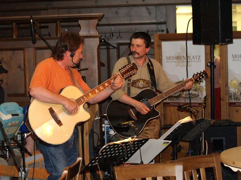 800x599 pixels (75K)