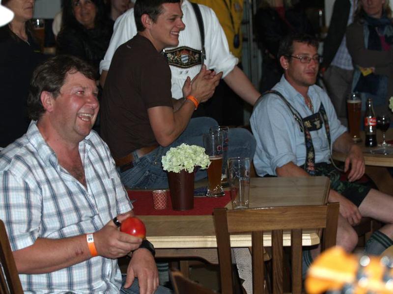 800x599 pixels (67K)