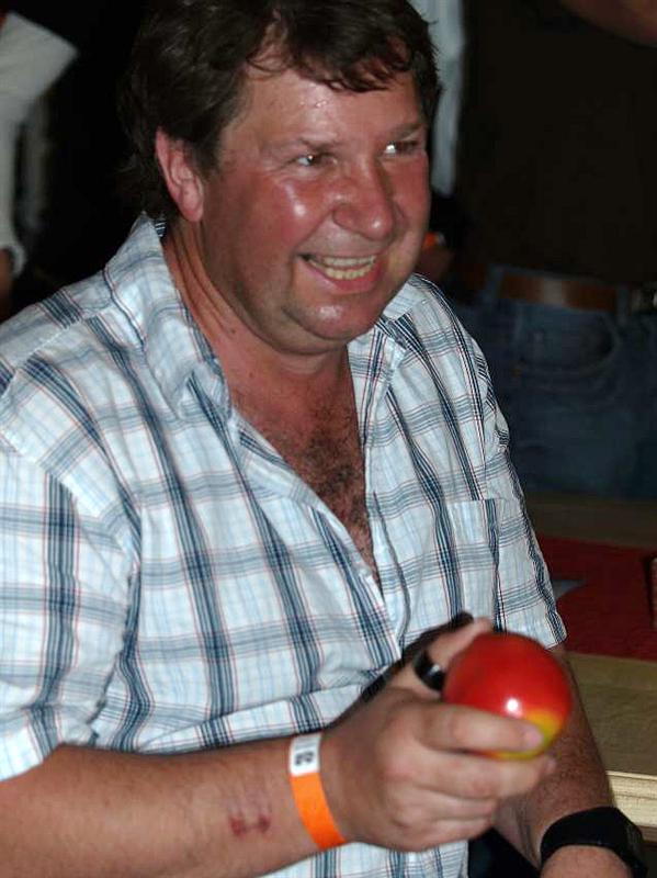 599x800 pixels (64K)