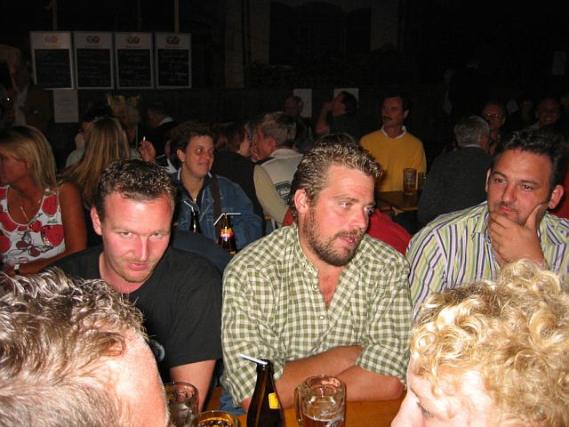 640x480 pixels (220K)