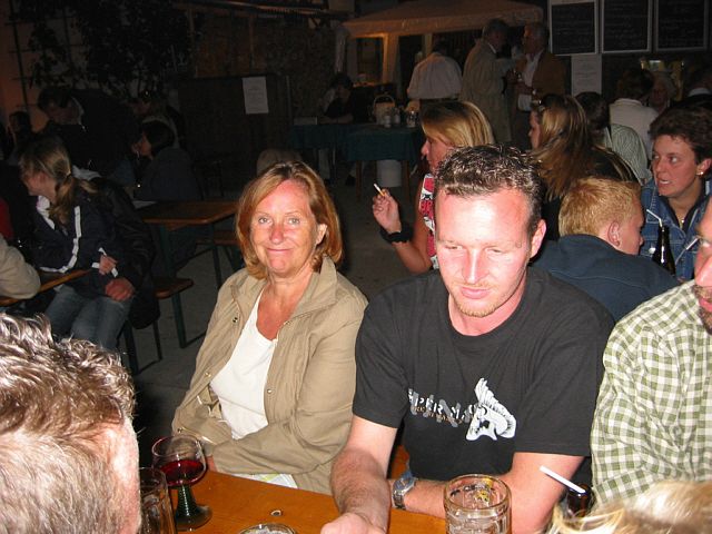 640x480 pixels (214K)